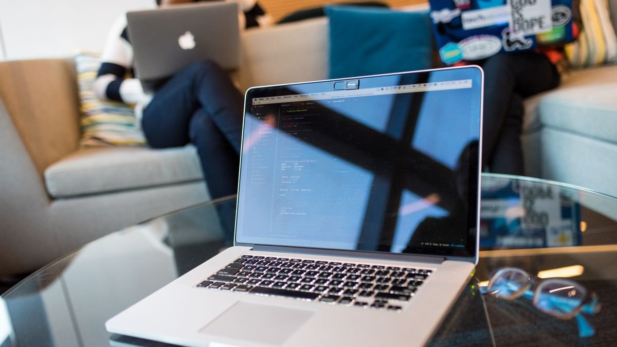 Imagen ilustrativa: Framer AI vs Wix AI: crea tu página web completa con IA describiendo tu negocio